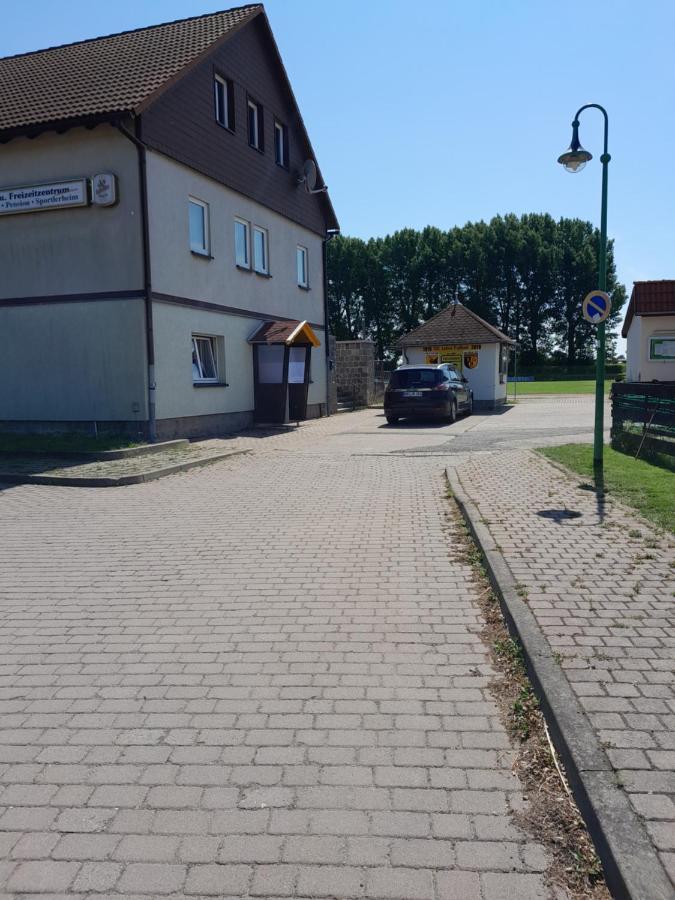 Sport & Freizeit Centrum Pension Heudeber Buitenkant foto