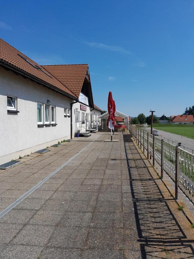 Sport & Freizeit Centrum Pension Heudeber Buitenkant foto